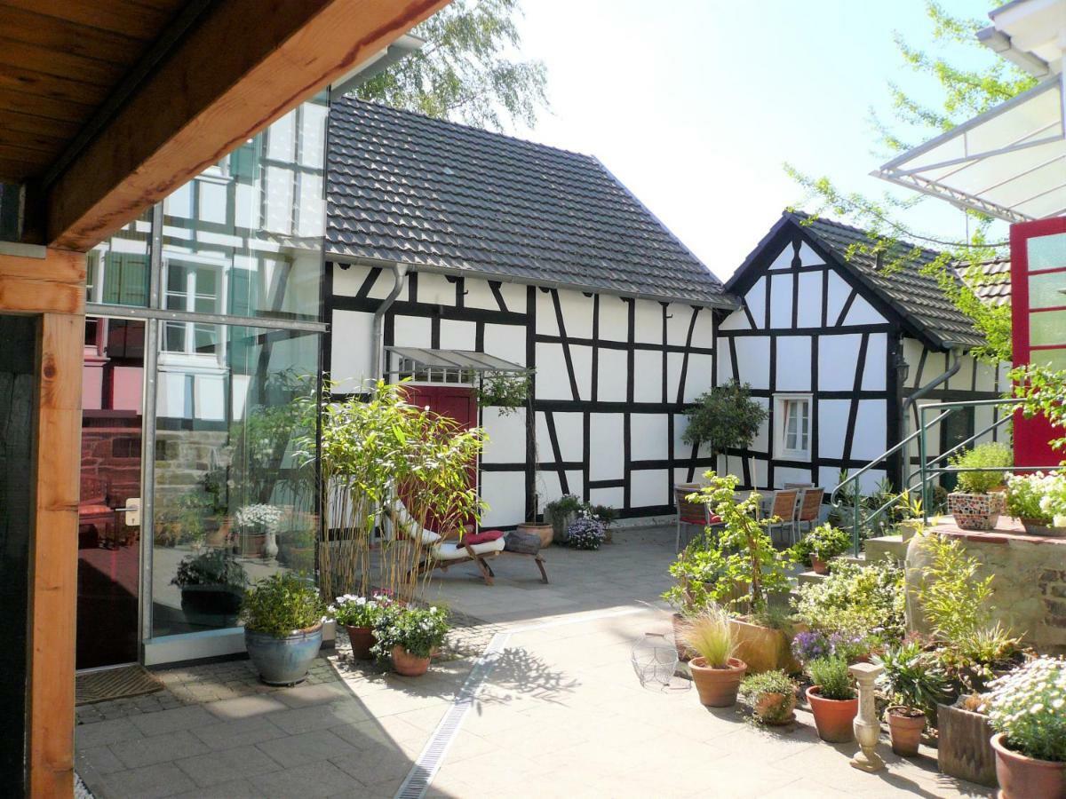 Ferienhaus Im Fachwerkhof 'Haus In Bewegung' Seelscheid Ngoại thất bức ảnh